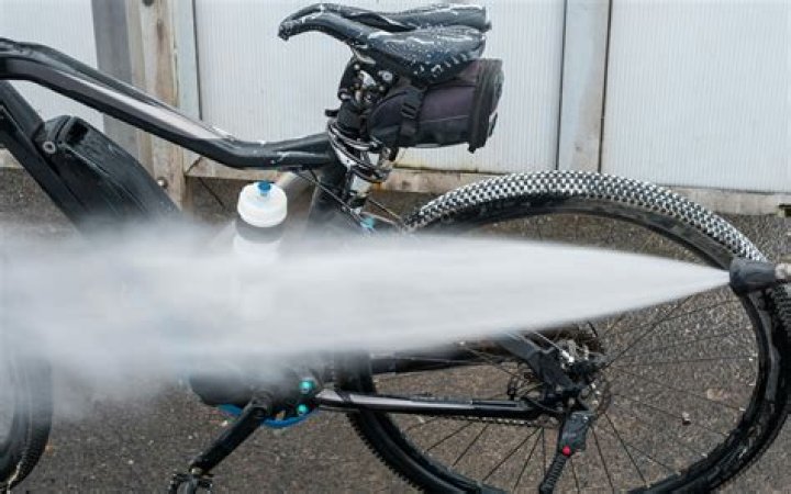 Can we wash bike with shampoo?