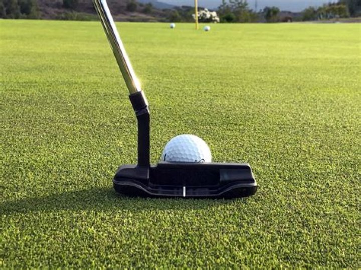 Does a golf ball lay or lie?