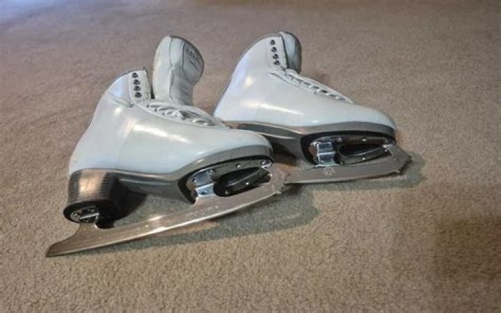 How are ice skating blades sharpened?