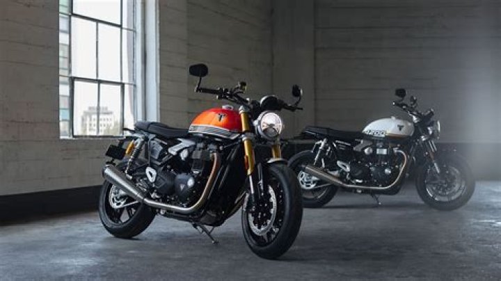 How fast does a 1200cc motorcycle go?
