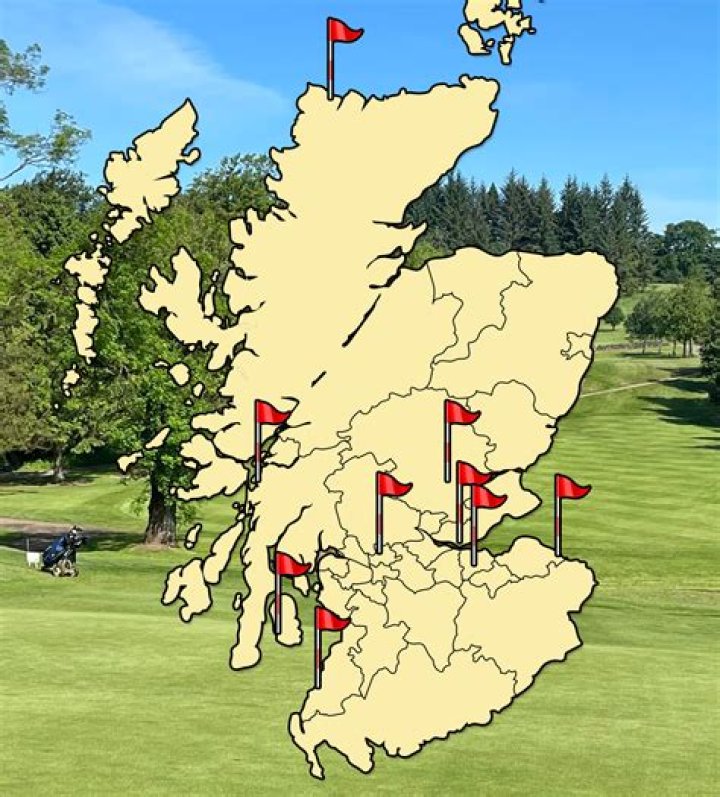 How many 9 hole golf courses are there in Scotland?