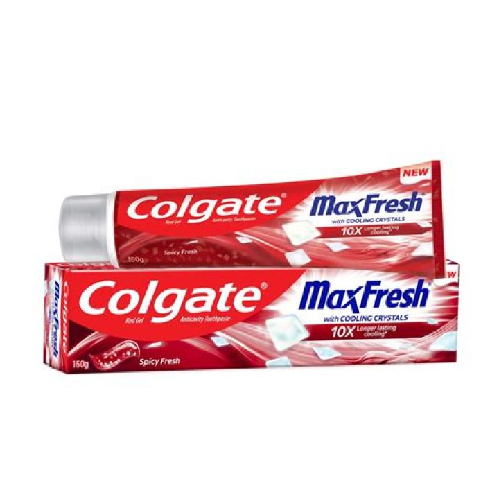 How many freshman does Colgate admit?
