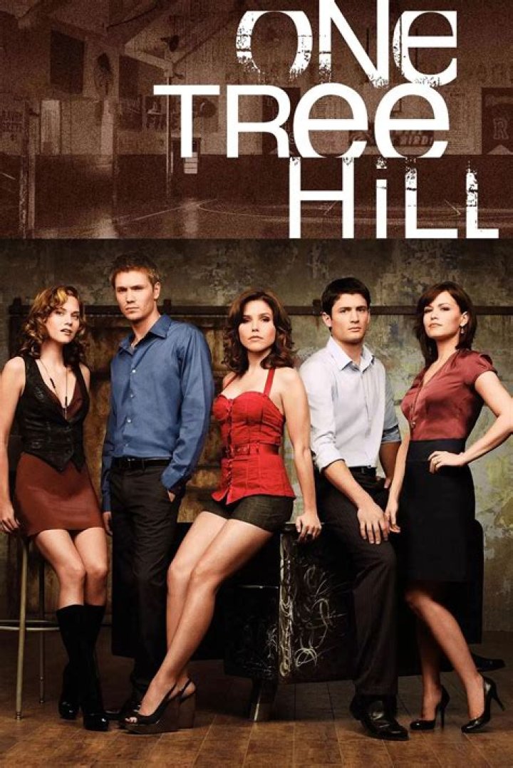Who does Peyton date in One Tree Hill?